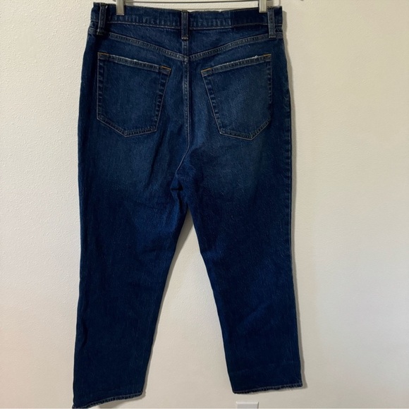 Abercrombie & Fitch Ultra High Rise The 90s Straight Jean Dark Wash-31/12 Short - Picture 3 of 7